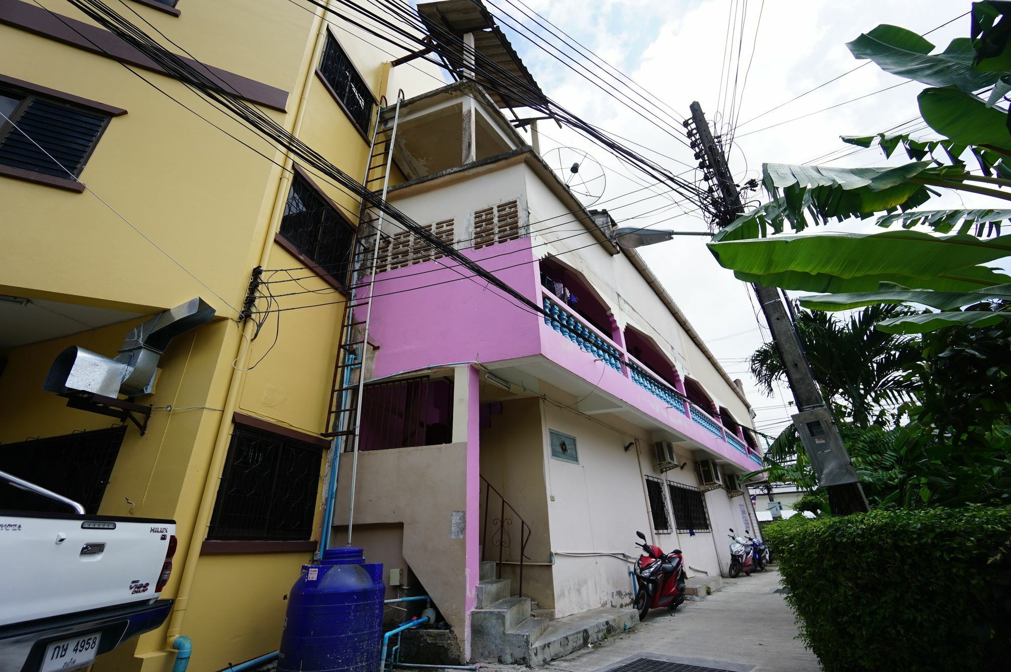 Kookkai House Hostel Patong Exterior foto